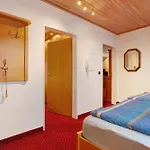 Haus Schoenblick 公寓 *