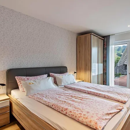 Haus Schoenblick Apartment *